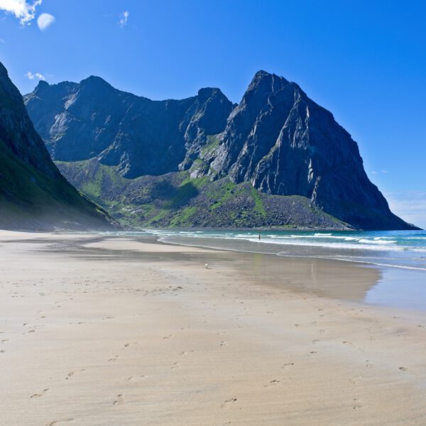 Weißer Sandstrand bis zum Horizont