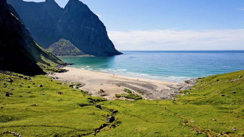 Kvalvika Beach auf den Lofoten: Wanderung & Camping