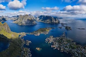 Mehr über den Artikel erfahren Reinebringen – Steiler Aufstieg zum epischen 360° Lofoten-Panorama