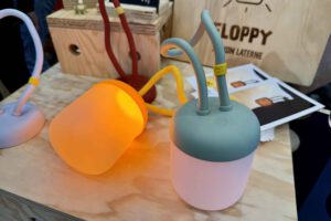 Mehr über den Artikel erfahren Sunnyside Floppy Lampe & Camplight: Unsere Erfahrungen