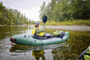 Mehr über den Artikel erfahren Packraft-Tour auf dem Vålån – Wildnis pur im Herzen des Vålådalen