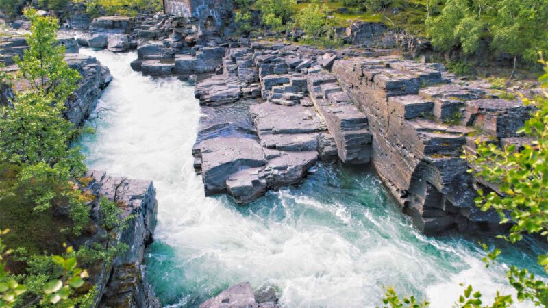 Abisko Nationalpark – Wanderung am wilden Fluss