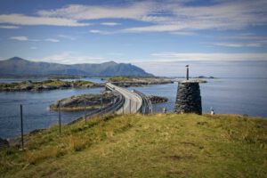 Mehr über den Artikel erfahren Atlanterhavsveien: Norwegens spektakuläre Atlantikstraße