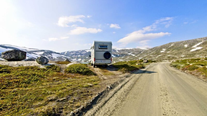 Gamle Strynefjellsvegen: Historische Bergstraße mit Flugzeugwrack