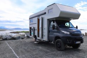 Mehr über den Artikel erfahren Stauraum im Wohnmobil: Transportboxen & Ladungssicherung