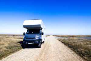 Mehr über den Artikel erfahren Wohnmobil Grundausstattung: Was wir immer dabeihaben