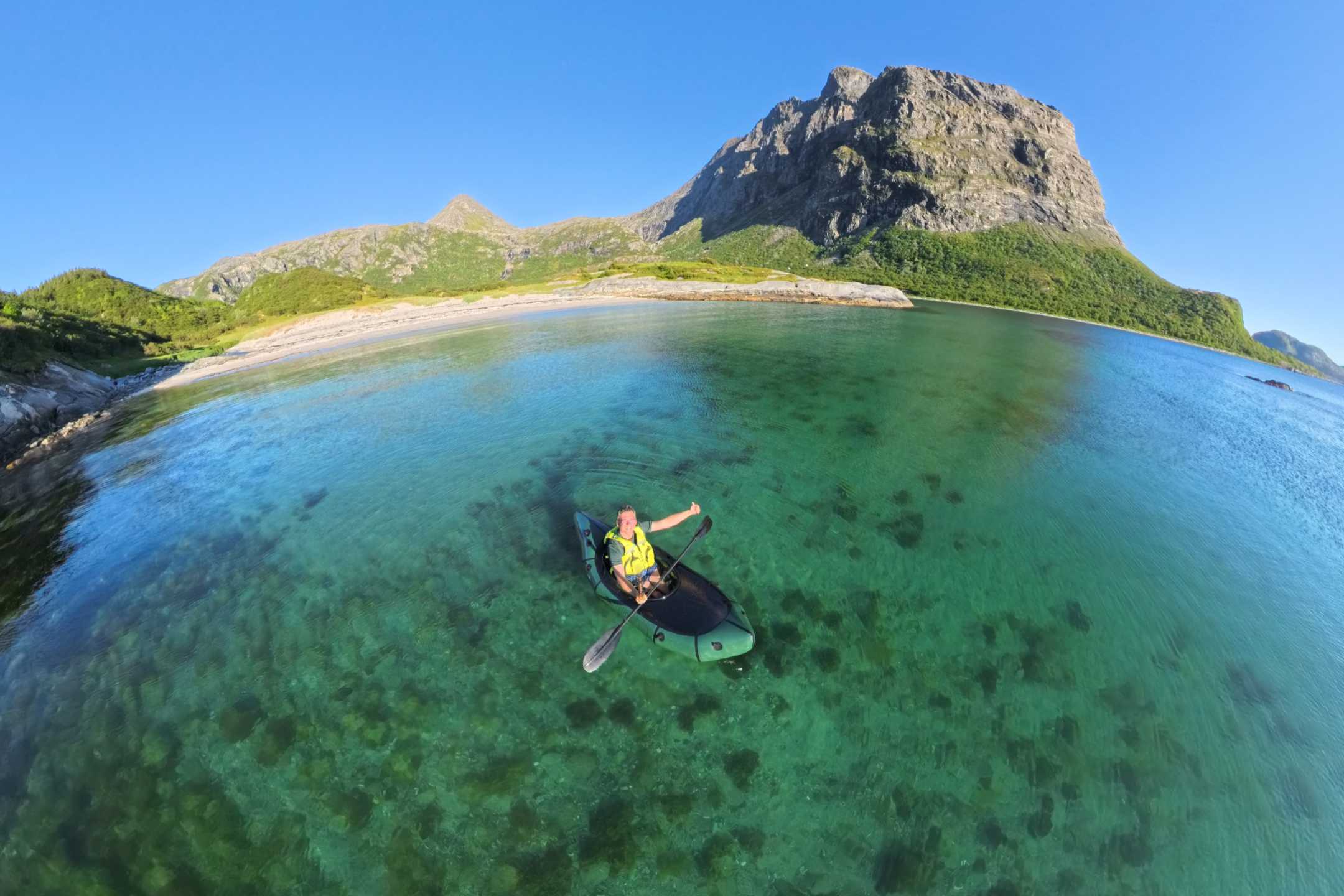 Du betrachtest gerade Breivika Beach auf Dønna: Naturcamping & Packraft-Tour