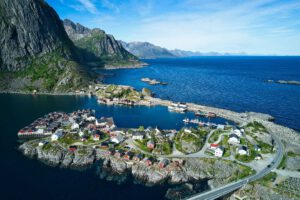 Mehr über den Artikel erfahren E10 auf den Lofoten: Unsere Traumstraße von Å bis Fiskebøl