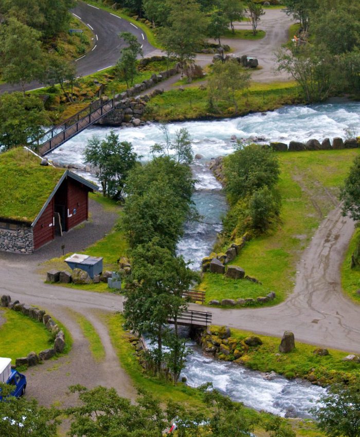 Camping Melkevoll Bretun – Rauschende Wasser am Briksdalsbreen